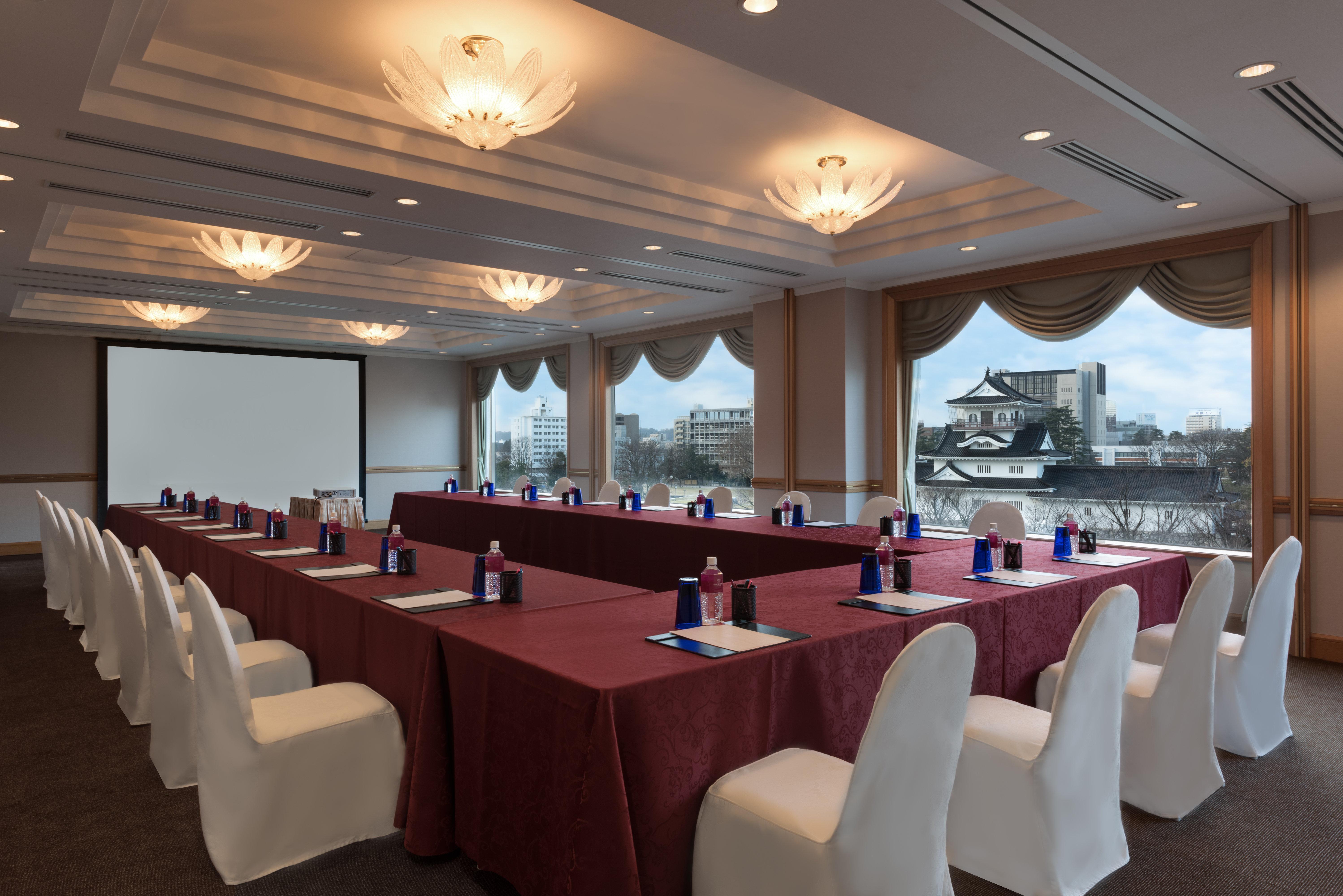 Ana Crowne Plaza Toyama By Ihg Hotel Екстериор снимка
