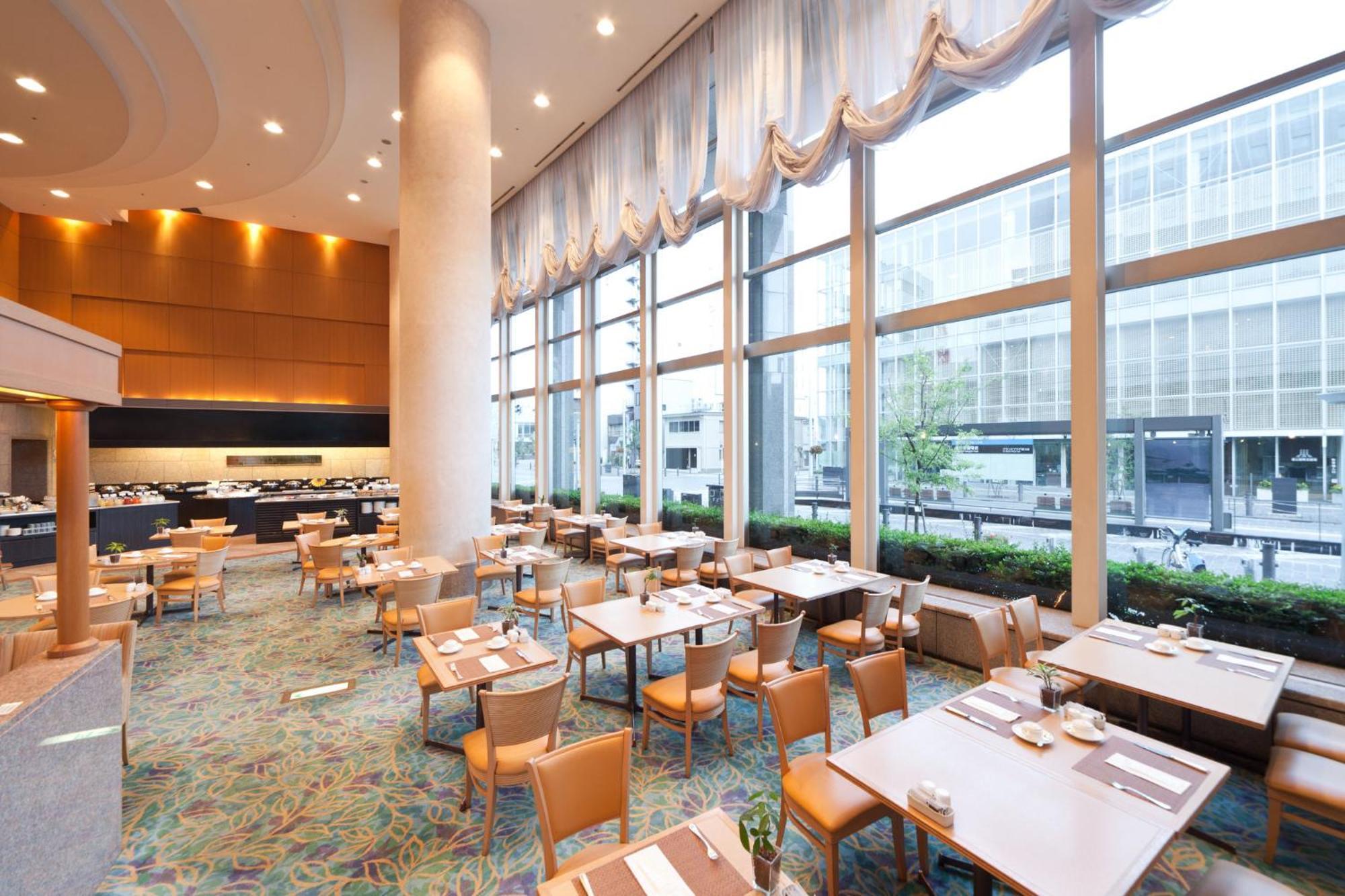 Ana Crowne Plaza Toyama By Ihg Hotel Екстериор снимка