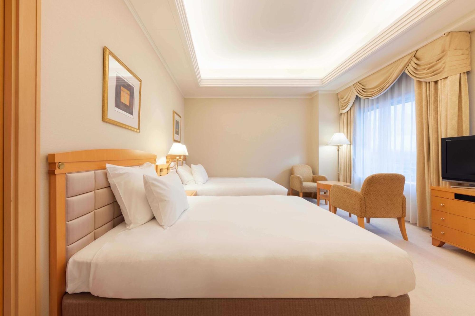 Ana Crowne Plaza Toyama By Ihg Hotel Екстериор снимка