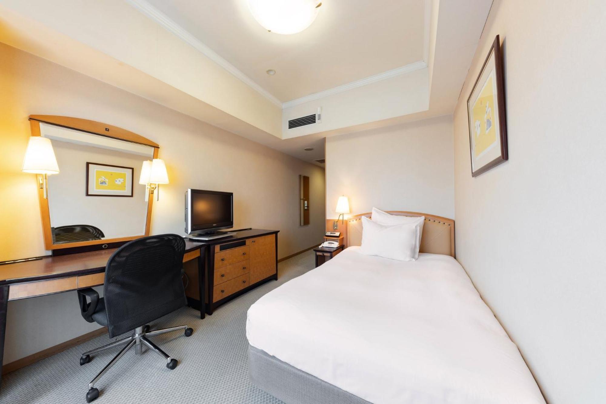 Ana Crowne Plaza Toyama By Ihg Hotel Екстериор снимка